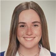 Profesora de apoyo escolar en inglés, matemáticas, física y química y lengua castellana